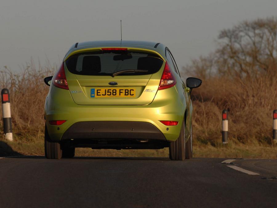  Ford Fiesta ECOnetic 2008 года  (фото 5 из 19)